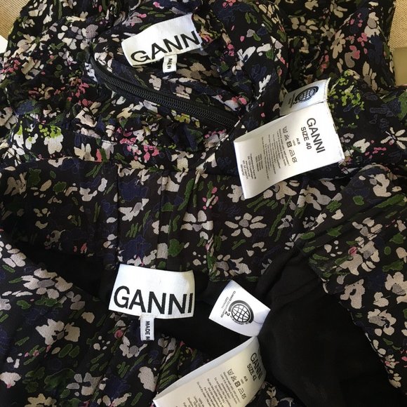 EUC Ganni Black Floral Pleated Ruffle Short Top Set 10 - Picture 9 of 9
